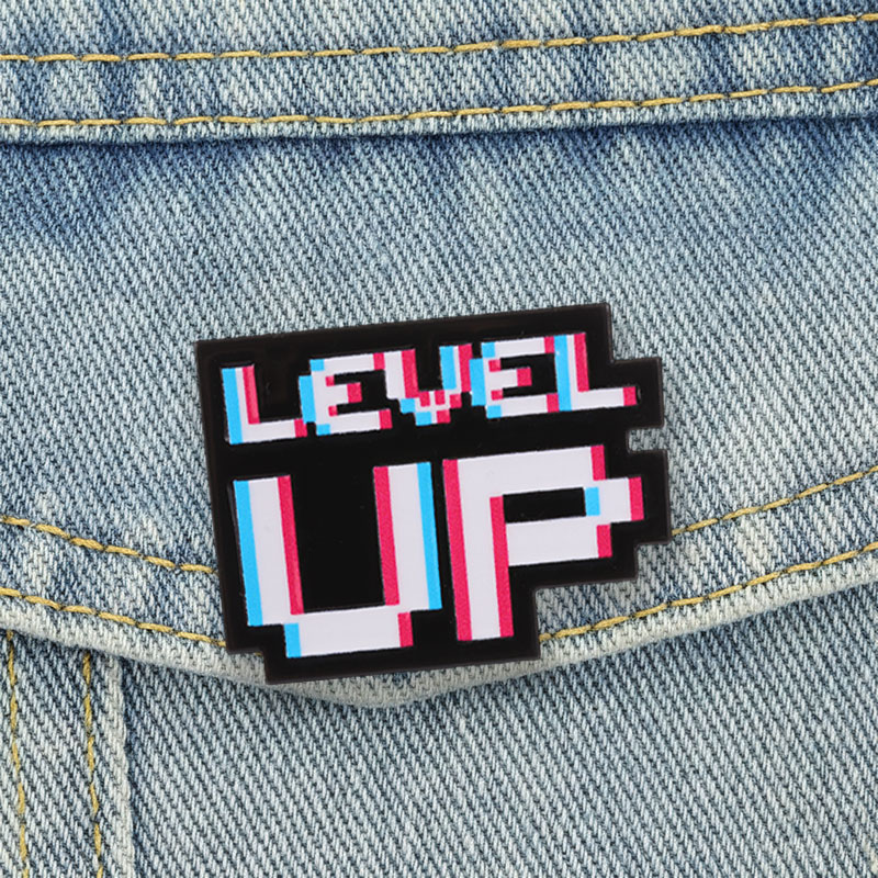 Gaming Accessories Retro - Значок Level Up Glitch Pixel в